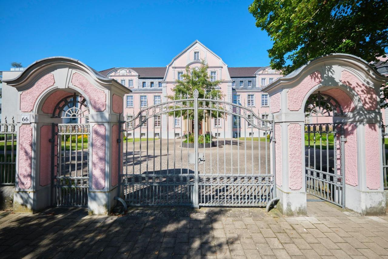 Historisches Deluxe Apartment Im Marianum Neuss Exterior photo