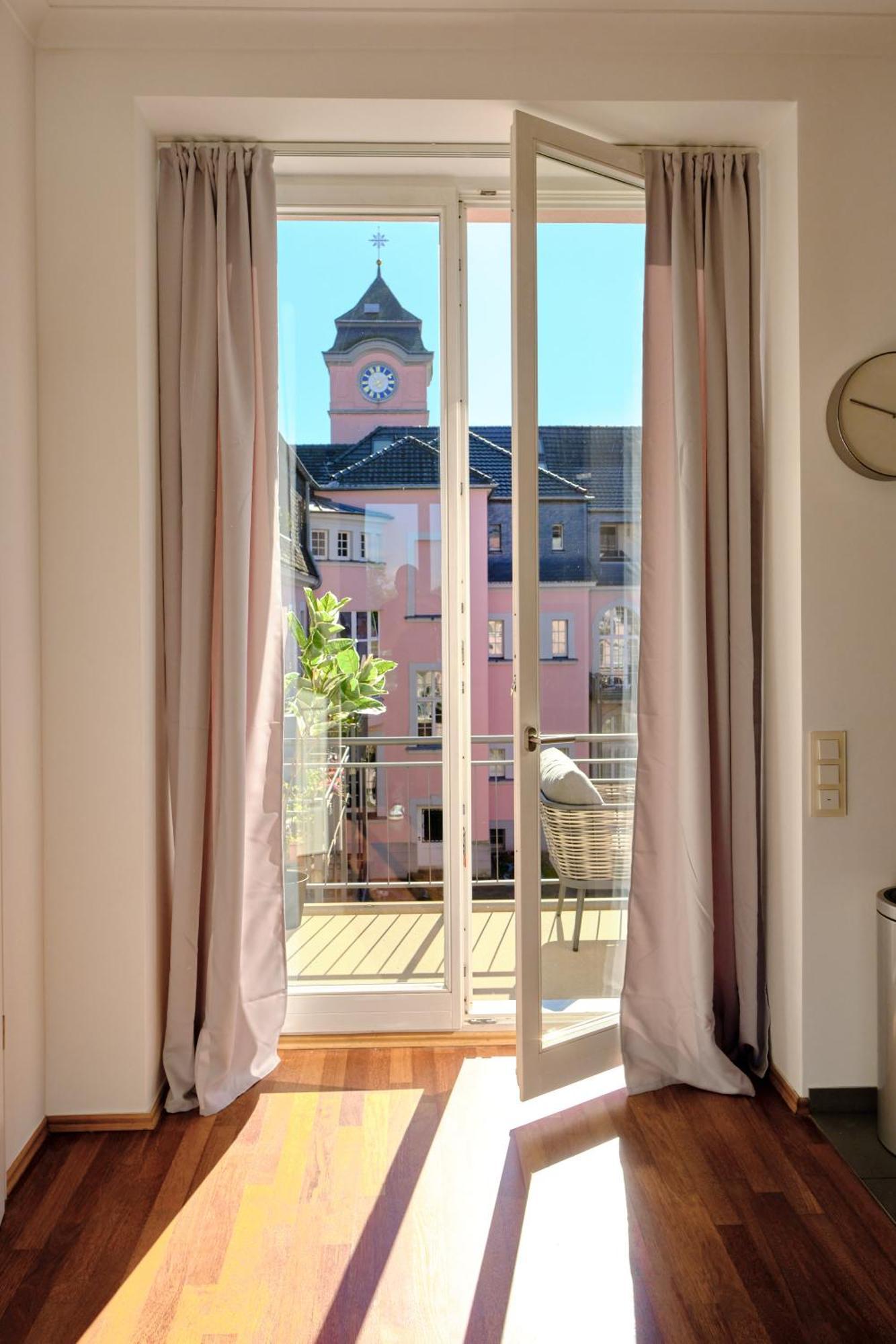 Historisches Deluxe Apartment Im Marianum Neuss Exterior photo